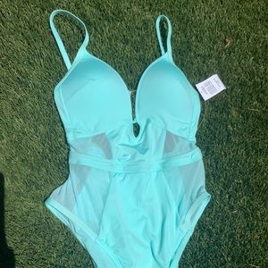 Kenneth Cole 1pc w. Mesh Insets